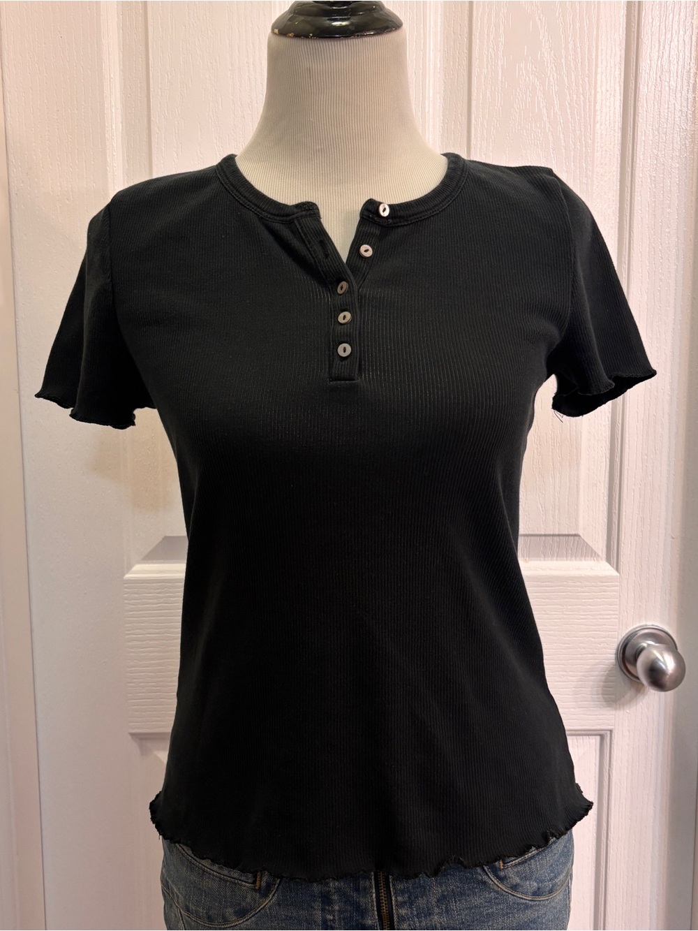 Riley & Rae Black Ribbed Henley Short Sleeve Tee